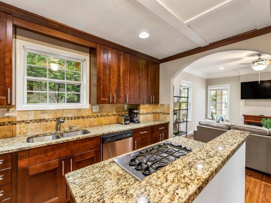 Gorgeous East Village Home Near Downtown Sleeps 12 5 Bedrooms Coffee Bbq Ac Parking แอตแลนตา ภายนอก รูปภาพ