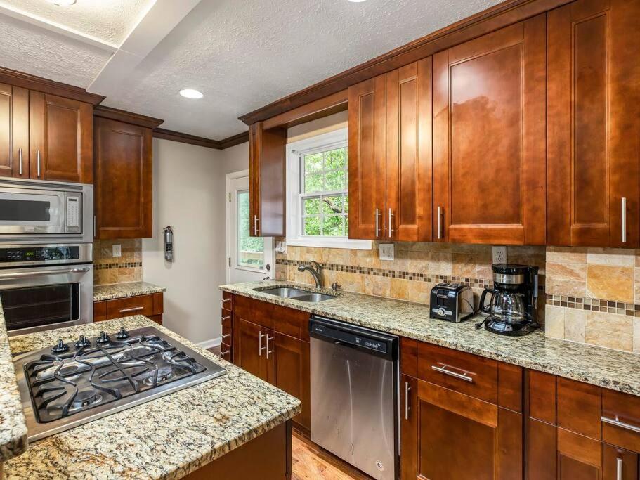 Gorgeous East Village Home Near Downtown Sleeps 12 5 Bedrooms Coffee Bbq Ac Parking แอตแลนตา ภายนอก รูปภาพ